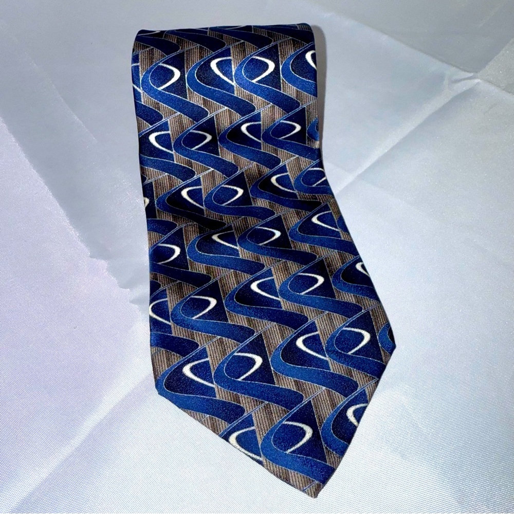 Vintage Ruffini Geometric Blue‎ Geometric Men's Italian Silk Tie Made in the USA